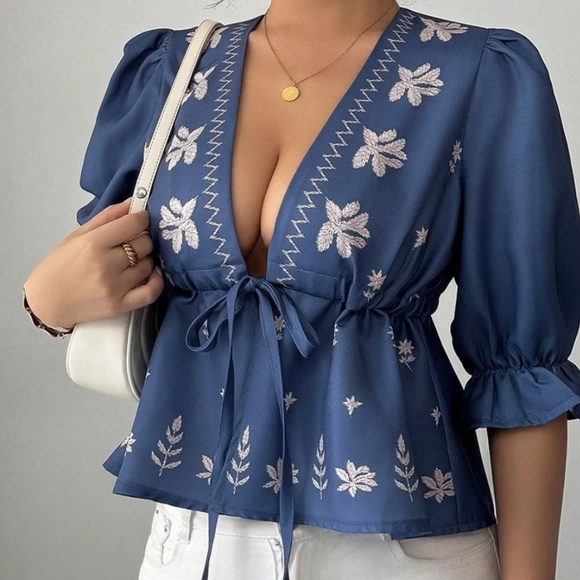 Boho Blue Floral Embroidered Puff Sleeve Blouse - Picture 4 of 5